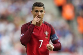 足彩网首页|美记剖析老鹰队建队策略，特雷-杨价值高峰期应交易，但当前方向仍被看好