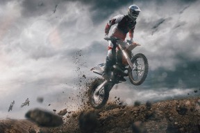 足彩网首页：大心脏传奇，埃姆雷-詹职业生涯15次点球全中，展现无敌心理素质